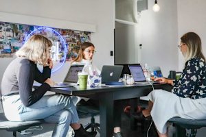 Agency vs In-House Marketing: Choosing Your Career Path