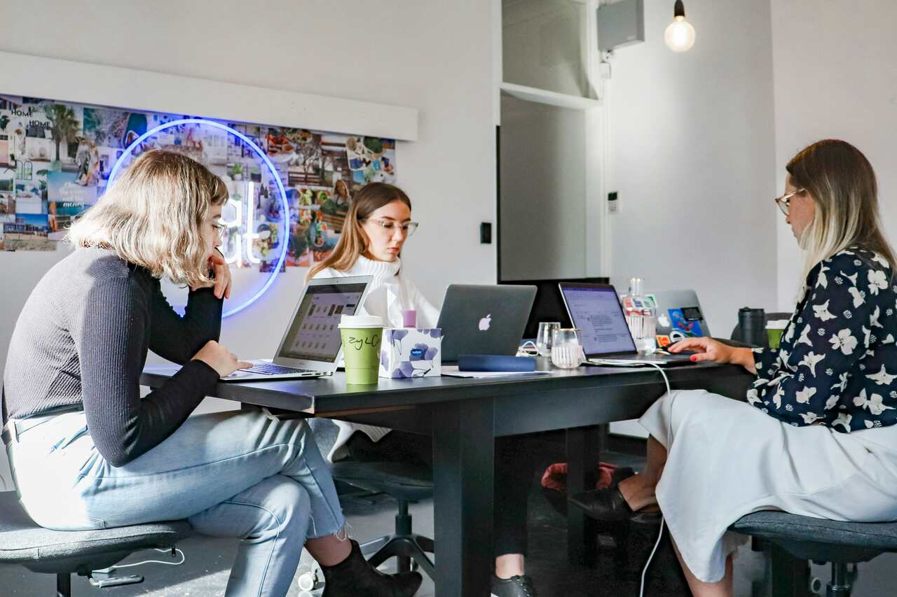 Agency vs In-House Marketing: Choosing Your Career Path