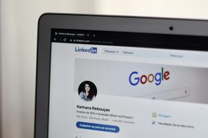The Complete LinkedIn Profile Optimization Guide: 7 Data-Driven Strategies to Get Recruiters to Find You